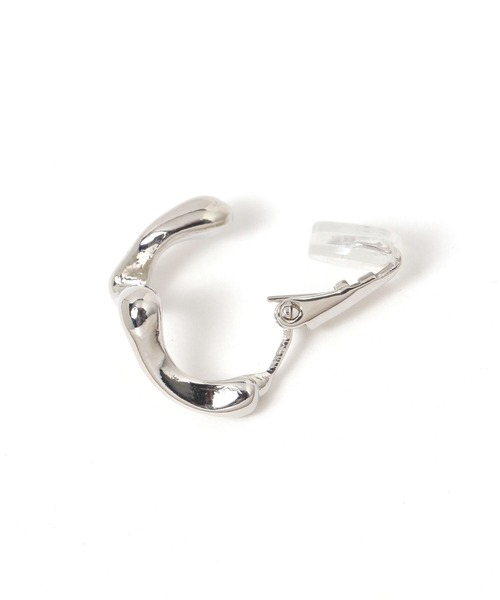 LAKOLE(ラコレ)の「ゆらぎメタルイヤリング / 318941(イヤリング・レディース・その他1/ブラック・FREE)」の4枚目の写真