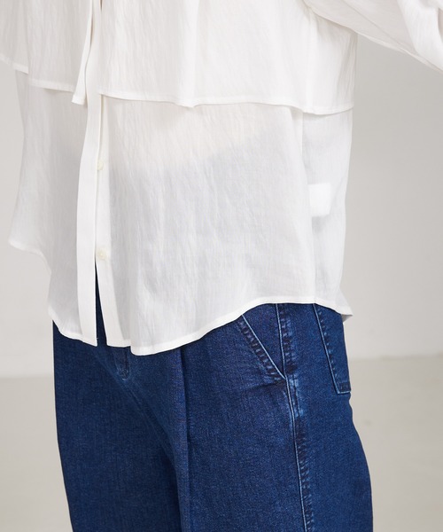 qualite（カリテ）の「ギャザーレイヤードブラウス/オフィスカジュアル（シャツ/ブラウス・レディース・ホワイト/ピンクベージュ・フリー）」の5枚目の写真