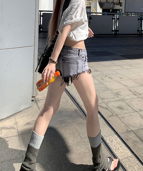 meJane（ミージェーン）の「クラッシュダメージ デニムショートパンツ（デニムパンツ・レディース・スミクロ・S/M/L）」の13枚目の写真