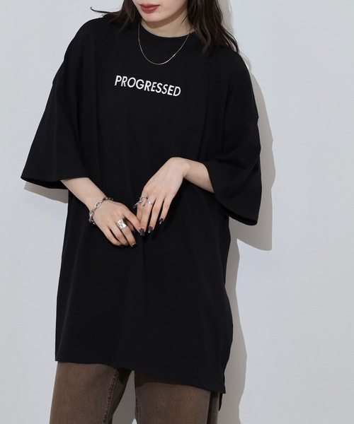 atONE（アットワン）の「胸元刺繍ロゴスーパーBIGサイズモックネックTシャツ（Tシャツ/カットソー・レディース・カーキ/ブラック/ホワイト・M/L）」の2枚目の写真