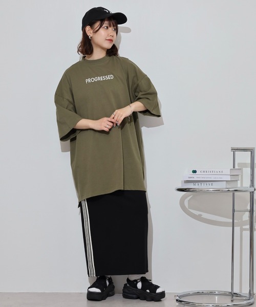 atONE（アットワン）の「胸元刺繍ロゴスーパーBIGサイズモックネックTシャツ（Tシャツ/カットソー・レディース・カーキ/ブラック/ホワイト・M/L）」の15枚目の写真