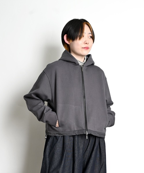 MARAI（マーライ）の「サカリバダブルジップショートパーカー ドロスト フーディー（パーカー・レディース・グレー/チャコール/ベージュ/イエロー・フリー）」の8枚目の写真