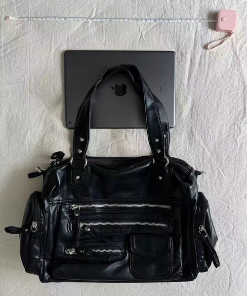 Sibra（シブラ）の「2wayレザーテイストポケットデザインショルダーバッグ（ショルダーバッグ・レディース・ブラック/ブラウン/ベージュ・F）」の7枚目の写真