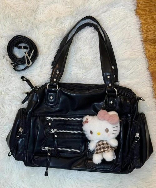 Sibra（シブラ）の「2wayレザーテイストポケットデザインショルダーバッグ（ショルダーバッグ・レディース・ブラック/ブラウン/ベージュ・F）」の6枚目の写真