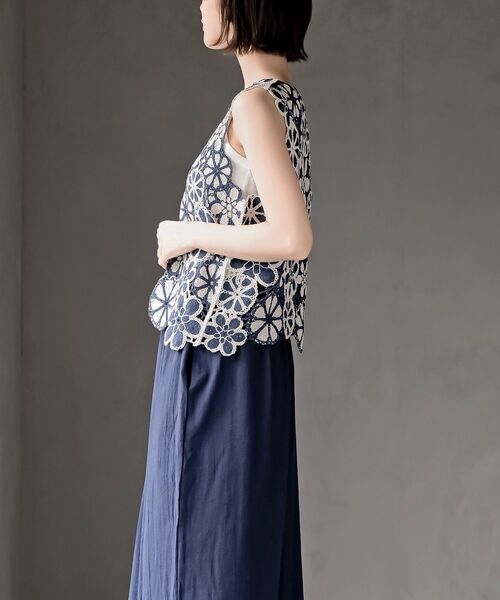 rps（アールピーエス）の「配色レースベスト（ベスト・レディース・ブラック/ネイビー/ブラウン・フリー）」の14枚目の写真