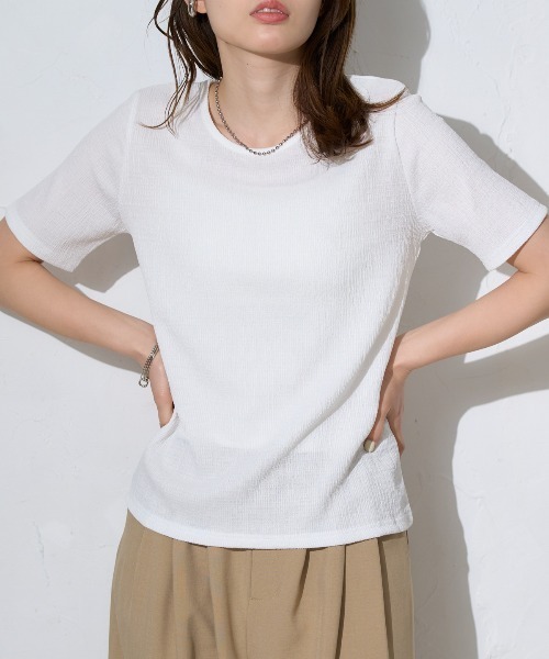 TRIANGLE PALETTE（トライアングルパレット）の「光沢凸凹 半袖トップス/ショートスリーブトップス（Tシャツ/カットソー・レディース・ブラック/ホワイト/ブルー・FREE）」の2枚目の写真