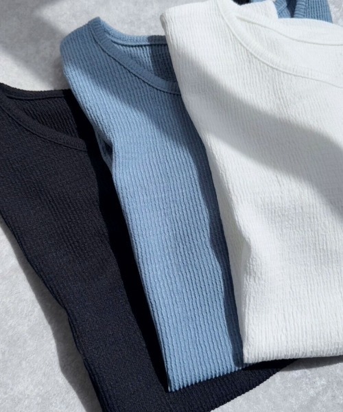 TRIANGLE PALETTE（トライアングルパレット）の「光沢凸凹 半袖トップス/ショートスリーブトップス（Tシャツ/カットソー・レディース・ブラック/ホワイト/ブルー・FREE）」の8枚目の写真