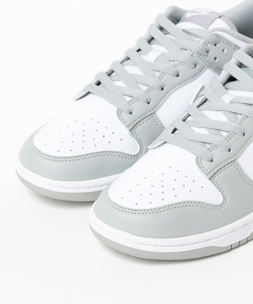 NIKE(ナイキ)の「NIKE / DUNK LOW RETRO WHITE/GREY(スニーカー・メンズ・ライトグレー・25.5cm/26.0cm/26.5cm/27.0cm/27.5cm/28.0cm/28.5cm/29.0cm/30.0cm/25.0cm)」の2枚目の写真