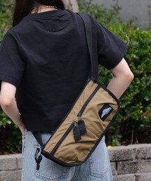 MOUNTAIN SMITH（マウンテンスミス）の「【MOUNTAIN SMITH/マウンテンスミス】dawn shoulder/ダウンショルダー（ボディバッグ/ウエストポーチ）」