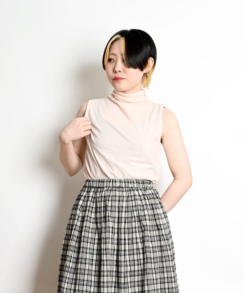 MARAI(マーライ)の「UVカット タートルネック ノースリーブ タンクトップ ハイネック カットソー(タンクトップ・レディース・ライトグレー/ブラック/ライトブルー/イエロー/ネイビー/グレー/ピンク/ホワイト・L/M/LL)」の8枚目の写真