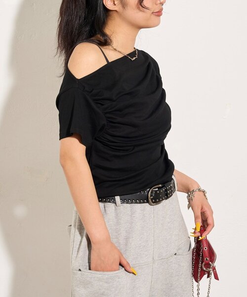 WHO'S WHO gallery(フーズフーギャラリー)の「ギャザーオフショル半袖トップス(Tシャツ/カットソー・レディース・オフホワイト/グレー/ブラック・FREE)」の16枚目の写真