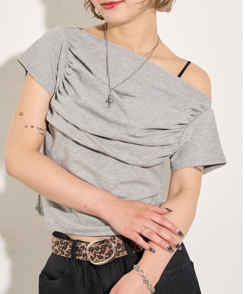 新品 ギャザーオフショル トップス ホワイト グレー ブラック ギャザーオフショル半袖トップス（Tシャツ/カットソー）｜WHO'S