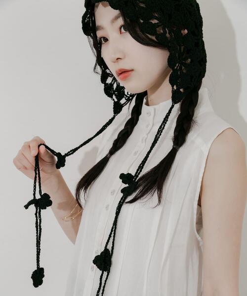 SMELLY（スメリー）の「フラワークロシェボンネット（ニットキャップ/ビーニー・レディース・アイボリー/ブラック・-）」の2枚目の写真