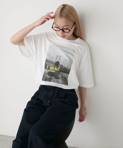 forksy.(フォルクシー)の「【forksy.】モノクロフォトプリント オーバーサイズTシャツ(Tシャツ/カットソー・レディース・ホワイト系1/チャコール/ホワイト系2・FREE)」の11枚目の写真