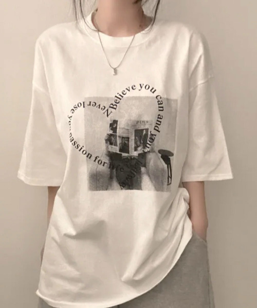 VIVID LADY(ビビッドレディー)の「ハート文字プリント 半袖Tシャツ(Tシャツ/カットソー・レディース・アイボリー/ブラック・FREE)」の2枚目の写真