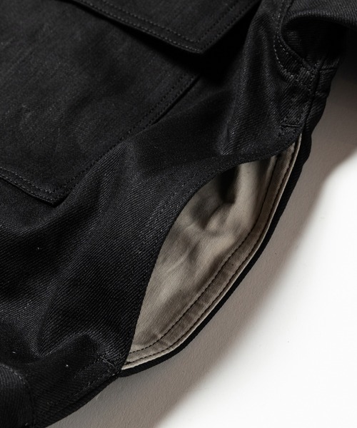 meanswhile(ミーンズワイル)の「Raw Denim Pleated Sleeve Blouse(デニムジャケット・メンズ・ブラック/インディゴブルー・4(XL)/2(M)/3(L)/1(S))」の8枚目の写真