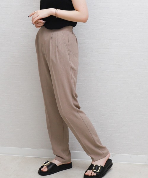 libelle more(リベル モア)の「ジョーゼットセンタープレステーパードパンツ(その他パンツ・レディース・ベージュ/モカ/ブラック・M)」の6枚目の写真