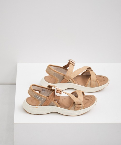 KEEN(キーン)の「【KEEN】LEIKI OT SANDAL(サンダル・レディース・ブラック/ベージュ・24.0cm/25.0cm/23.0cm)」の1枚目の写真