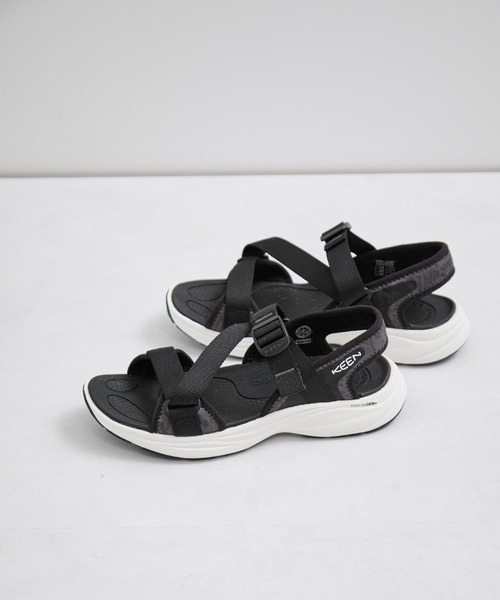 KEEN(キーン)の「【KEEN】LEIKI OT SANDAL(サンダル・レディース・ブラック/ベージュ・24.0cm/25.0cm/23.0cm)」の2枚目の写真