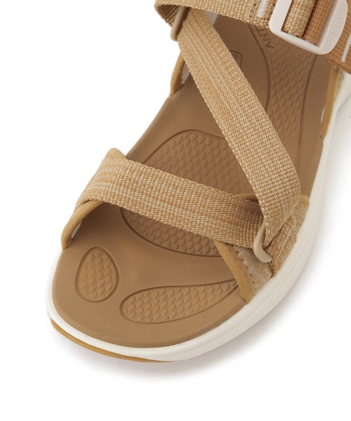 KEEN(キーン)の「【KEEN】LEIKI OT SANDAL(サンダル・レディース・ブラック/ベージュ・24.0cm/25.0cm/23.0cm)」の6枚目の写真