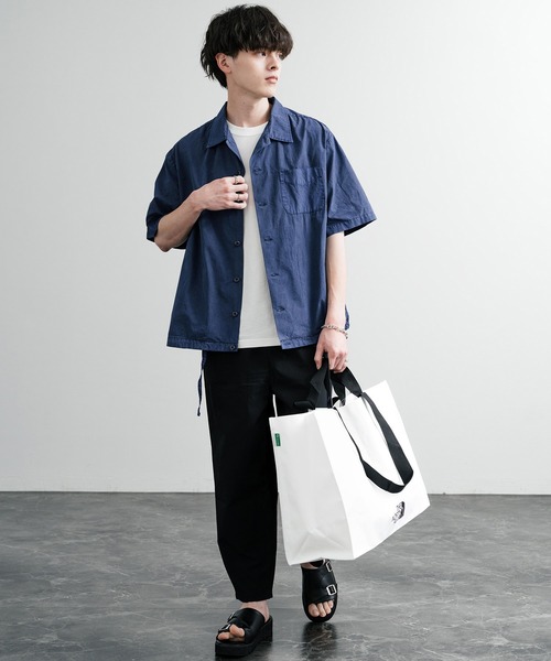 THE NORTH FACE(ザノースフェイス)の「THE NORTH FACE ザ・ノースフェイス Tarpaulin Eco Bag Large ワンポイントロゴ入り大容量2WAYエコバッグ(エコバッグ/サブバッグ・メンズ・ホワイト・FREE)」の6枚目の写真