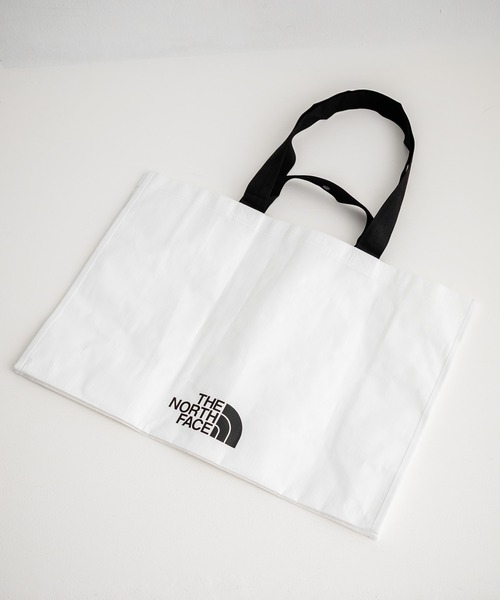 THE NORTH FACE(ザノースフェイス)の「THE NORTH FACE ザ・ノースフェイス Tarpaulin Eco Bag Large ワンポイントロゴ入り大容量2WAYエコバッグ(エコバッグ/サブバッグ・メンズ・ホワイト・FREE)」の11枚目の写真