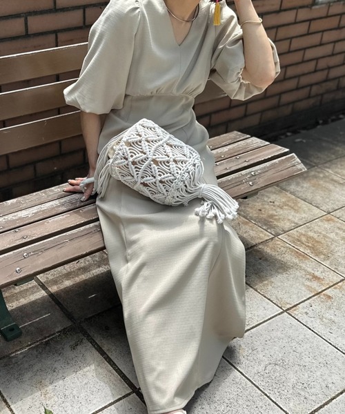 mi via loca（ミヴィアロカ）の「バルーンスリーブロングワンピース（ワンピース・レディース・ベージュ/ブラック・FREE）」の13枚目の写真