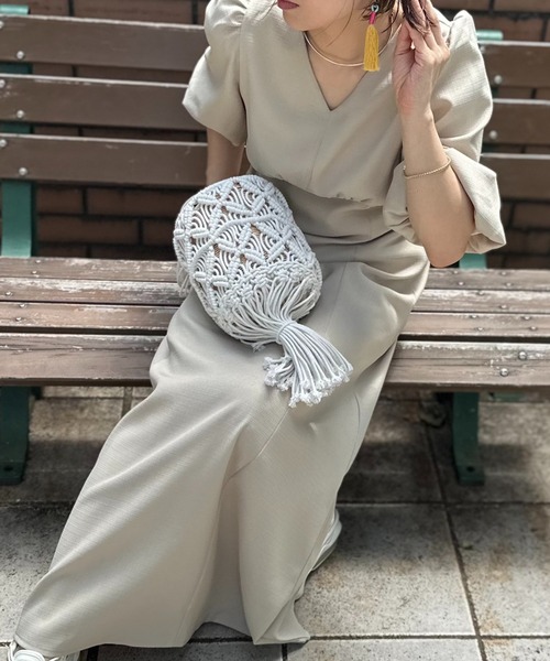 mi via loca（ミヴィアロカ）の「バルーンスリーブロングワンピース（ワンピース・レディース・ベージュ/ブラック・FREE）」の14枚目の写真