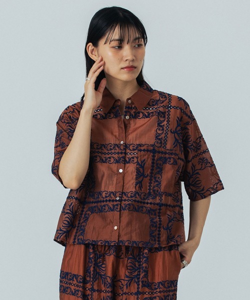 ROSE BUD（ローズバッド）の「EMBROIDERY SHIRT（シャツ/ブラウス・レディース・ブラック/ホワイト/ブラウン・ONE SIZE）」の16枚目の写真