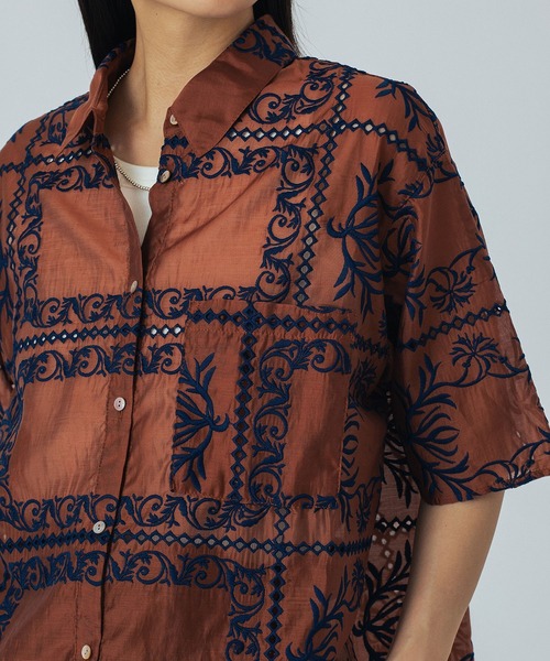 ROSE BUD（ローズバッド）の「EMBROIDERY SHIRT（シャツ/ブラウス・レディース・ブラック/ホワイト/ブラウン・ONE SIZE）」の14枚目の写真