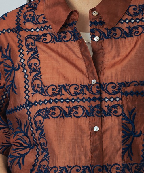 ROSE BUD（ローズバッド）の「EMBROIDERY SHIRT（シャツ/ブラウス・レディース・ブラック/ホワイト/ブラウン・ONE SIZE）」の11枚目の写真