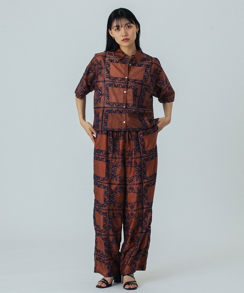 ROSE BUD（ローズバッド）の「EMBROIDERY SHIRT（シャツ/ブラウス・レディース・ブラック/ホワイト/ブラウン・ONE SIZE）」の9枚目の写真