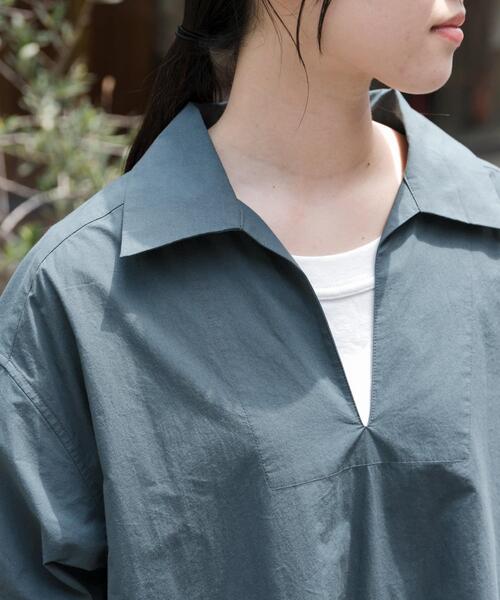 FORK&SPOON(フォークアンドスプーン)の「FORK&SPOON スキッパーワンピース(ワンピース・レディース・ベージュ/グリーン・1/2)」の8枚目の写真