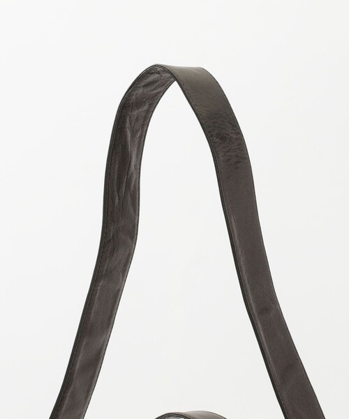 TOMORROWLAND (トゥモローランド)の「les basiques ショルダーバッグ(ショルダーバッグ・レディース・ブラック・FREE)」の7枚目の写真