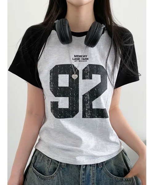 VIVID LADY（ビビッドレディー）の「ナンバリングプリント ラグラン半袖Tシャツ（Tシャツ/カットソー・レディース・ネイビー/チャコールグレー/オートミール/ライトグレー・FREE）」の5枚目の写真
