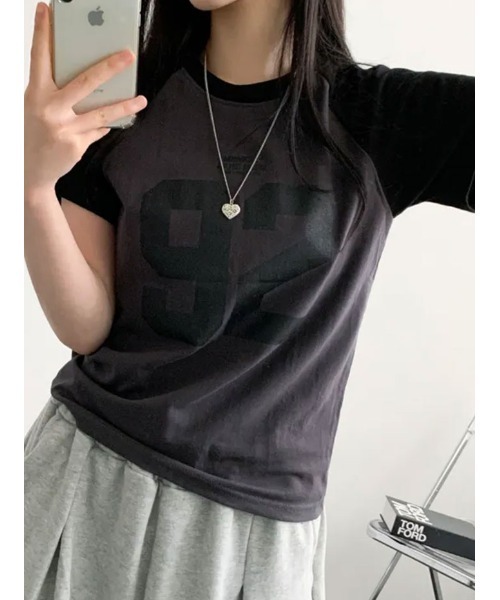 VIVID LADY（ビビッドレディー）の「ナンバリングプリント ラグラン半袖Tシャツ（Tシャツ/カットソー・レディース・ネイビー/チャコールグレー/オートミール/ライトグレー・FREE）」の8枚目の写真