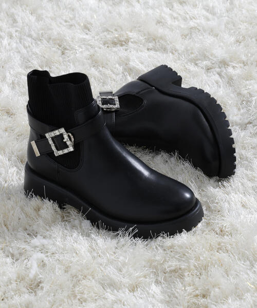 JILL by JILL STUART（ジルバイジルスチュアート）の「◇ビジューベルトショートブーツ（ブーツ・レディース・ブラック・LARGE/MEDIUM/SMALL）」の5枚目の写真