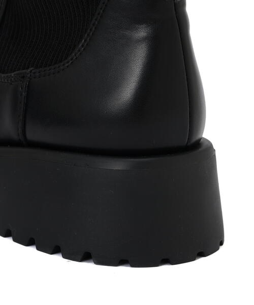 JILL by JILL STUART（ジルバイジルスチュアート）の「◇ビジューベルトショートブーツ（ブーツ・レディース・ブラック・LARGE/MEDIUM/SMALL）」の13枚目の写真