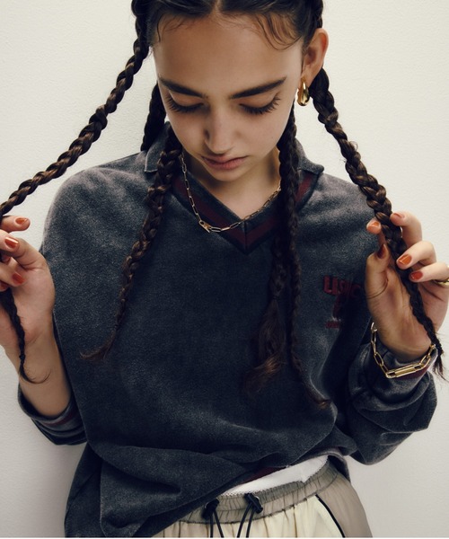 AVIREX（アヴィレックス）の「DEVIL DOG GARMENT DYE SWEAT/デビルドッグガーメントスウェット（スウェット・レディース・チャコールグレー/パープル・F）」の2枚目の写真