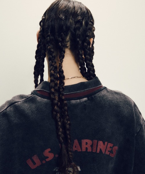 AVIREX（アヴィレックス）の「DEVIL DOG GARMENT DYE SWEAT/デビルドッグガーメントスウェット（スウェット・レディース・チャコールグレー/パープル・F）」の5枚目の写真