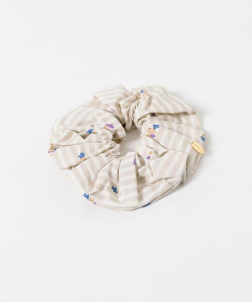 SMELLY(スメリー)の「アソートプリントシュシュ(ヘアゴム・レディース・イエロー系その他/ブルー系その他/ベージュ系その他・-)」の7枚目の写真