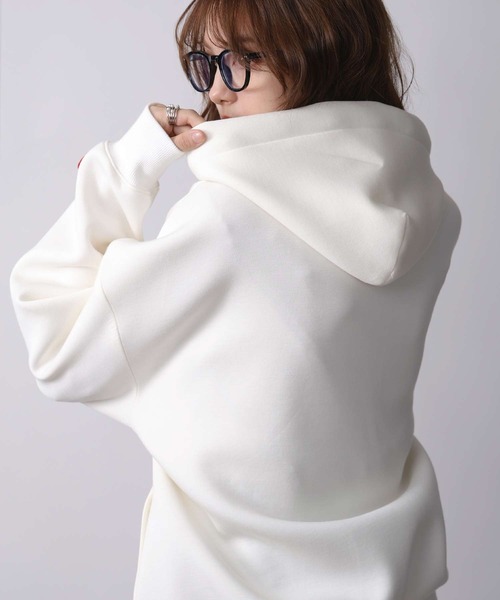 PICCIN PERLA（ピッチンペルラ）の「ダンボールビッグフーディー(UNISEX)（パーカー・レディース・ブラック/オフホワイト・M）」の19枚目の写真