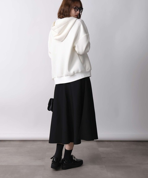 PICCIN PERLA（ピッチンペルラ）の「ダンボールビッグフーディー(UNISEX)（パーカー・レディース・ブラック/オフホワイト・M）」の16枚目の写真