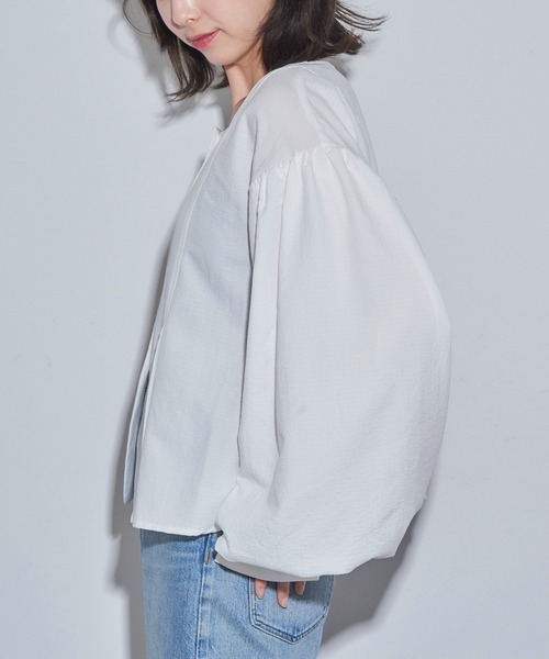 MAISON BREEZE reveur（メゾンブリーズレヴール）の「【MAISON BREEZE reveur】バルーンスリーブスクエアネックブラウス  結婚式 二次会 パーティー フォーマル オケージョン（シャツ/ブラウス・レディース・オフホワイト/ブラック・FREE）」の11枚目の写真