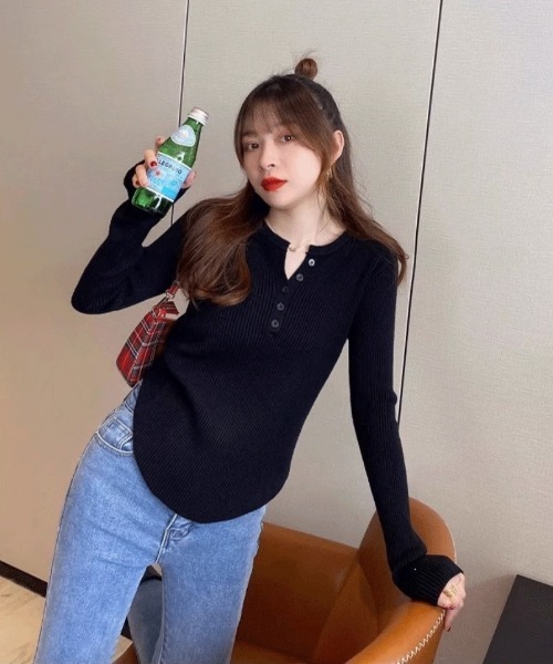 Ritzy（リッツィー）の「ヘンリーネック リブニット トップス（Tシャツ/カットソー・レディース・グレー/ブラック/カーキ/ホワイト・FREE）」の7枚目の写真