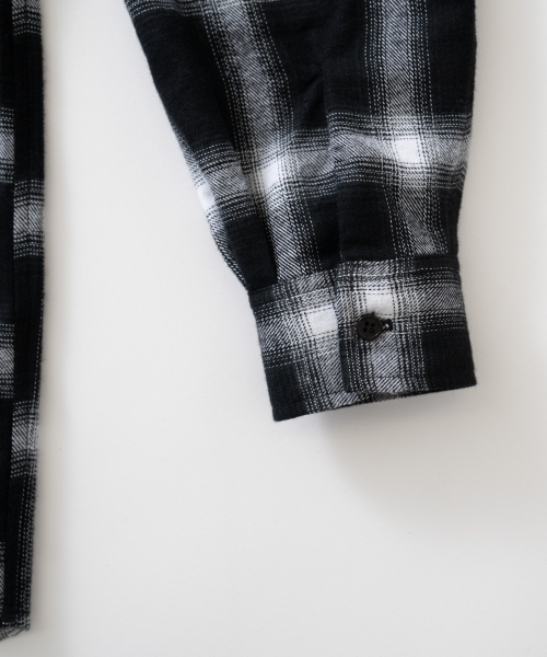 GLAZOS（グラソス）の「ジップチェックシャツ（シャツ/ブラウス・キッズ・ホワイト/ブルー・150cm/160cm/170cm）」の4枚目の写真