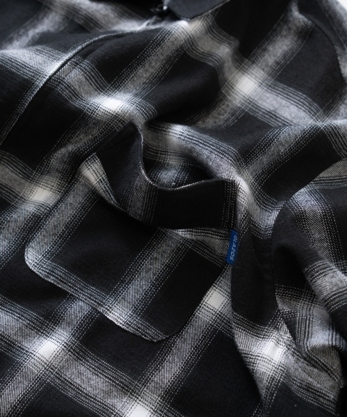 GLAZOS（グラソス）の「ジップチェックシャツ（シャツ/ブラウス・キッズ・ホワイト/ブルー・150cm/160cm/170cm）」の5枚目の写真