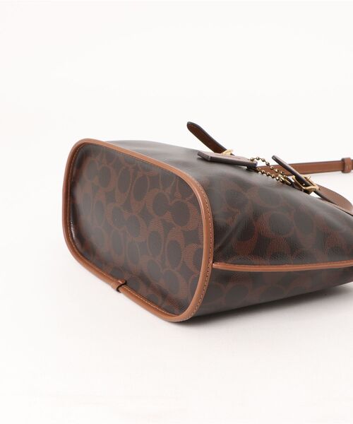 COACH(コーチ)の「タクシー トート バッグ 21・シグネチャー キャンバス(ショルダーバッグ・レディース・ブラウン系その他・ONE)」の6枚目の写真