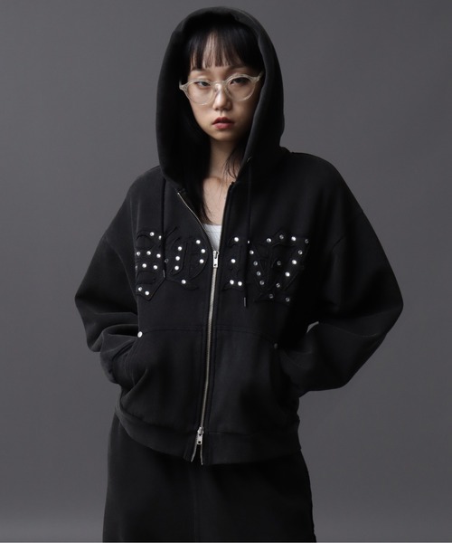 SEQUENZ（シークエンズ）の「【SEQUENZ（シークエンズ）】APPLIQUE STUDS FADE ZIP P/K（パーカー・メンズ・ブラック/グレー/ブルー/ブラウン/レッド・S/M/L）」の8枚目の写真