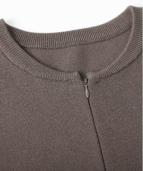 La-gemme（ラジェム）の「センタージップアップニットトップス（ニット/セーター・レディース・ブラック/オフホワイト/グレー/モカ・フリー）」の6枚目の写真